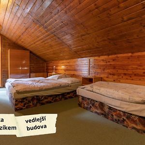 Pokoj trojlůžkový